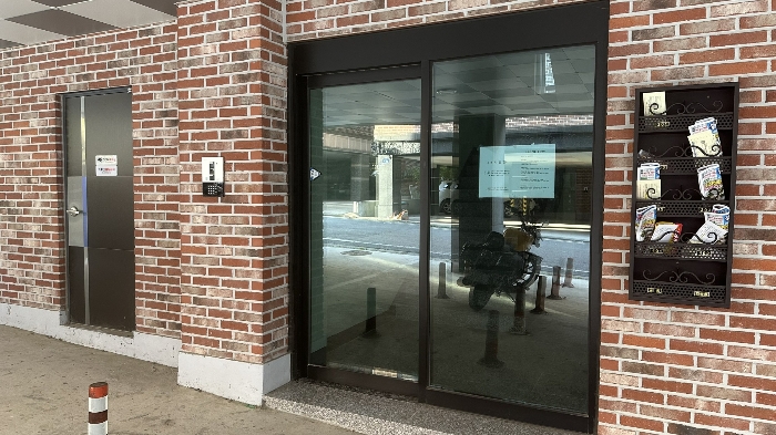 본건 공동현관 전경