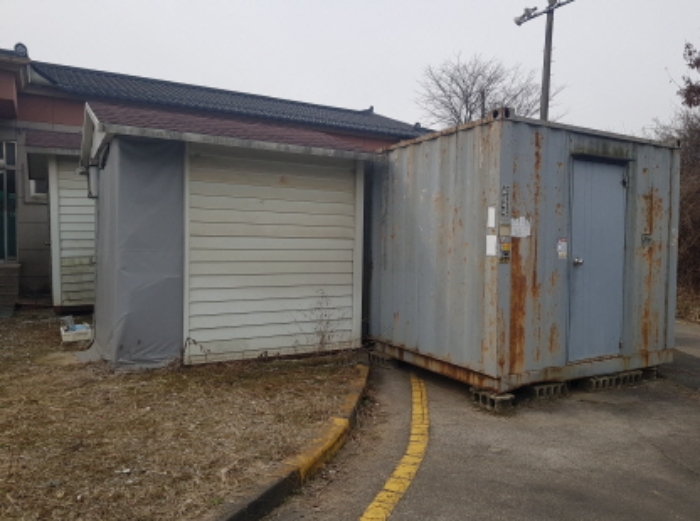 배방읍 북수리 117-8,119(호서로 285)
판넬조 기타구조물 및 컨테이너.