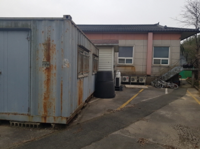 배방읍 북수리 117-8,119(호서로 285)
판넬조 기타구조물 및 컨테이너.