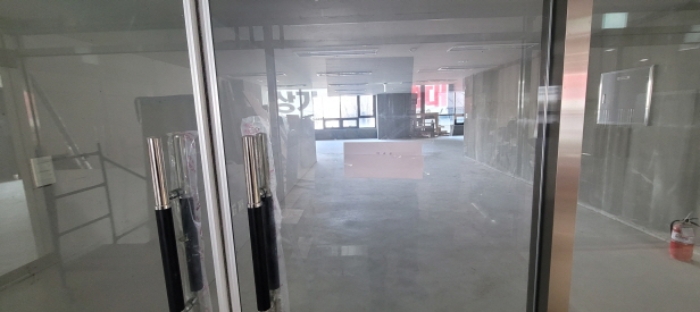 전유세대 출입문(목록2,208호)(현황조사 안내문부착)