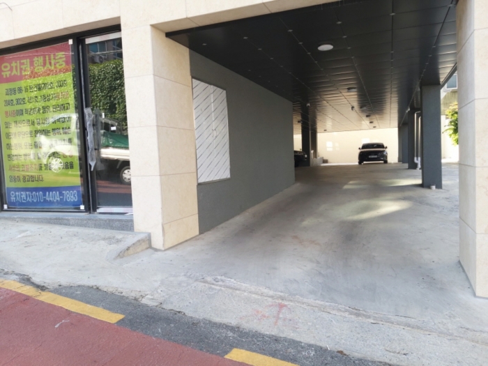 본건 전경(주차장)