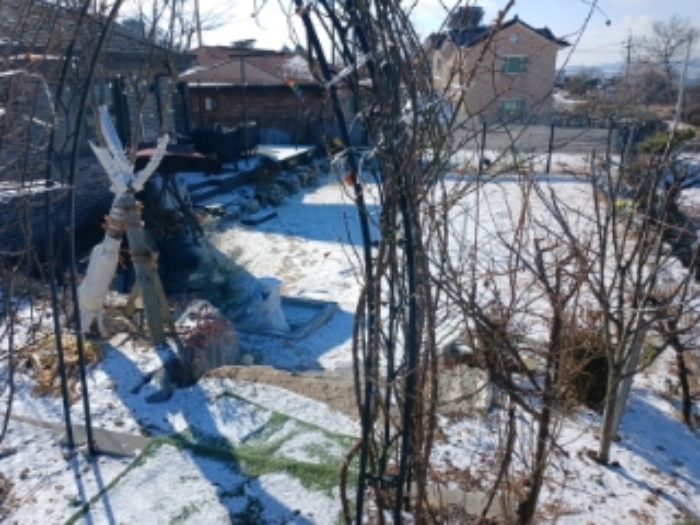 목록2 전경(목록7의 대지 및 마당)