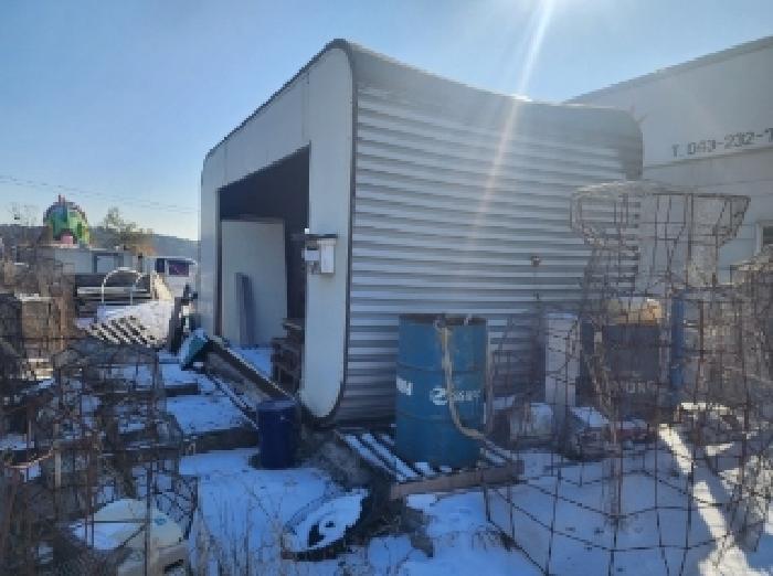 본건에소재하는이동가능한구조물