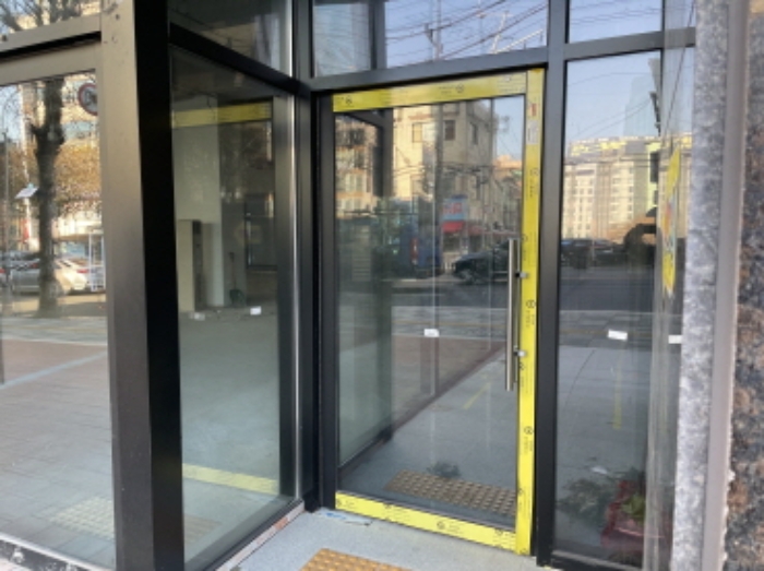 공동현관출입문