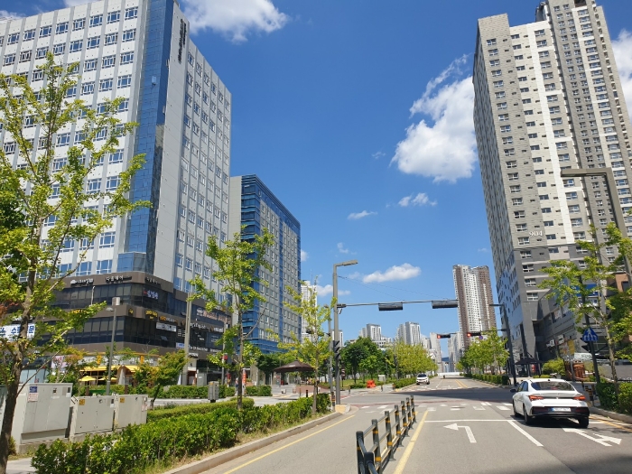 주위 환경
(남측에서 촬영)