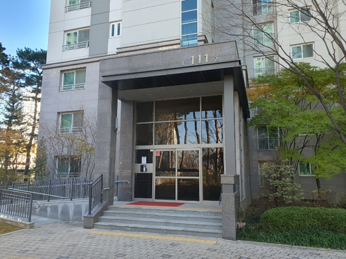 1층 공동 출입구