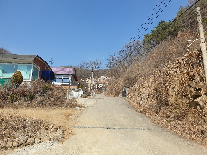 주위 환경
(남측에서 촬영)