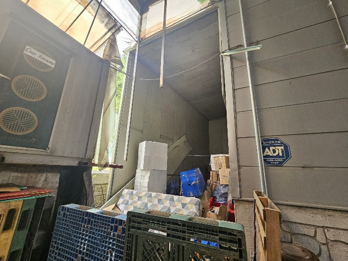 제시외 2-1 창고