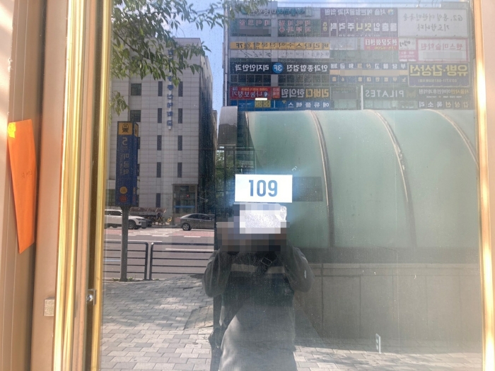 본건 표찰 전경