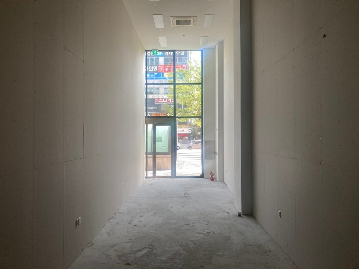 본건 내부 전경