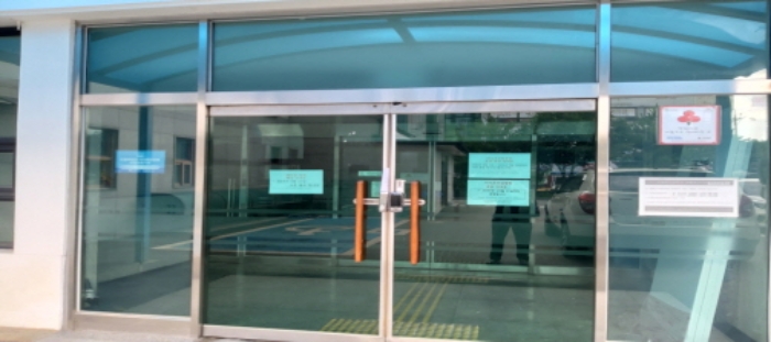 * 본건 1층 내원인 출입구 전경