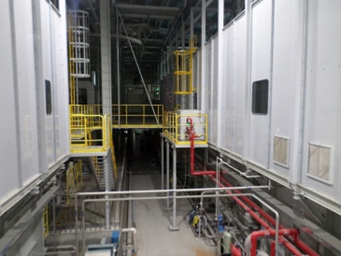 공장 내부 및 기계기구