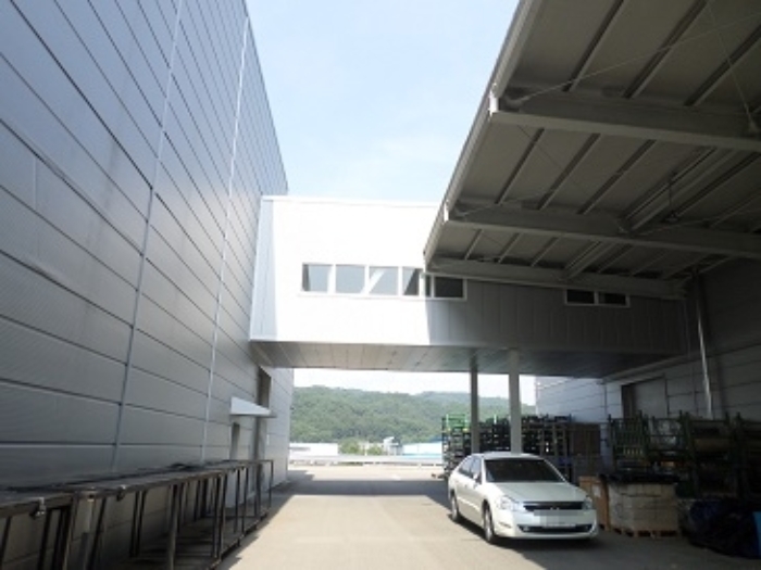 기 타(옆 공장과 연결된 브릿지)