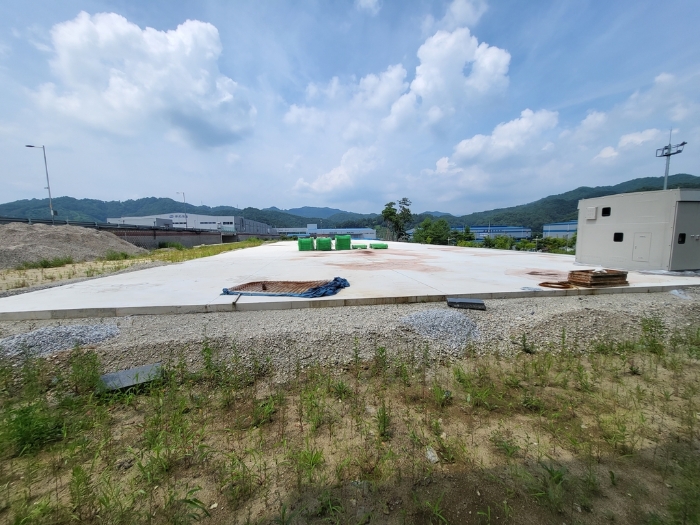 일련번호 3 지상 제시외 ㉡ 구축물