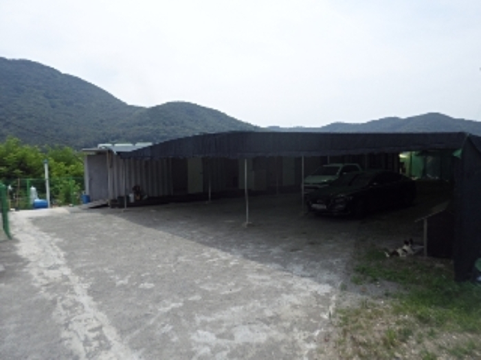 제시외 천막,콘테이너 숙소외 전경