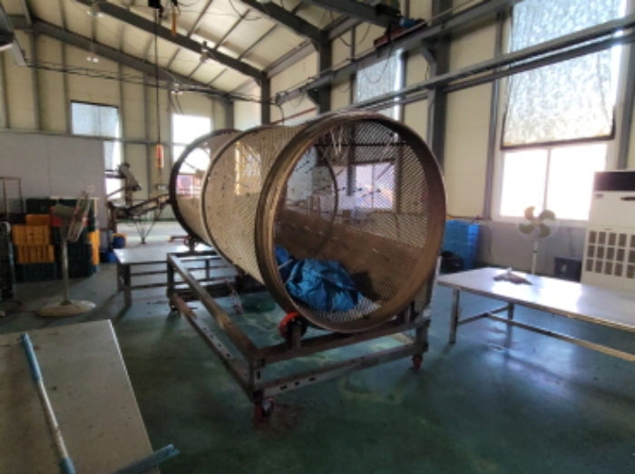 공장에 소재한 기계기구 사진