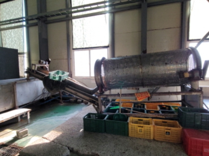 공장에 소재한 기계기구 사진