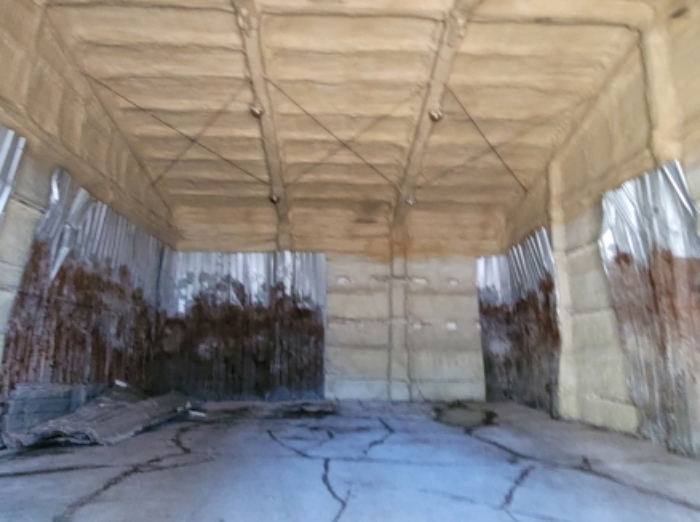 물건4번, 단층 미역가공시설은 대형 냉장실 3동 내부 전경도.