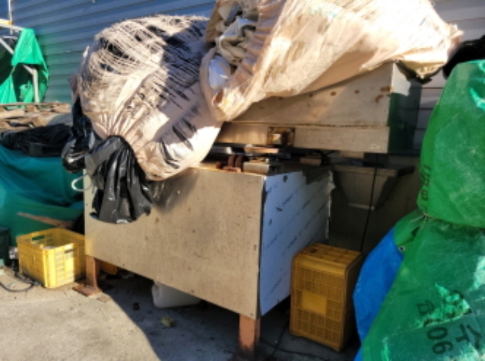 공장에 소재한 기계기구 사진