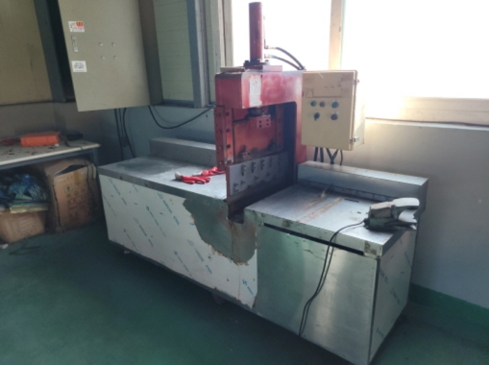 공장에 소재한 기계기구 사진