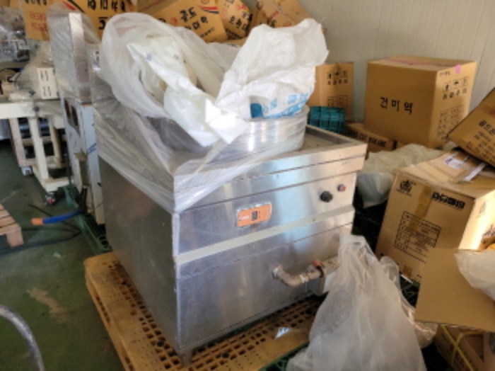 공장에 소재한 기계기구 사진