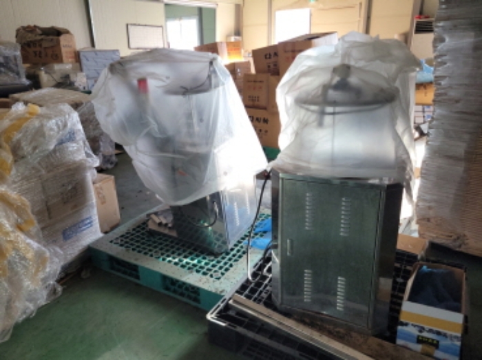 공장에 소재한 기계기구 사진