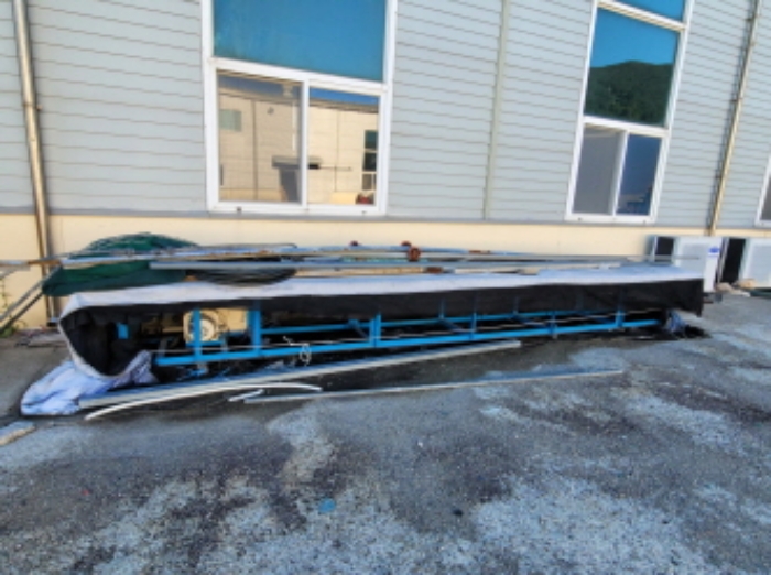 공장에 소재한 기계기구 사진