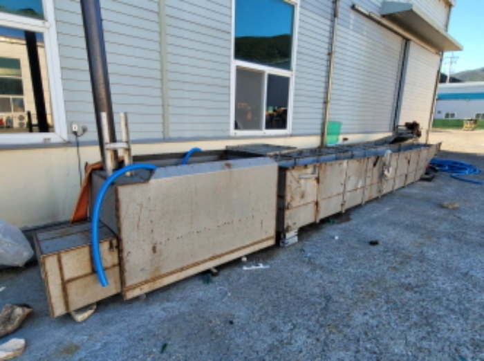 공장에 소재한 기계기구 사진