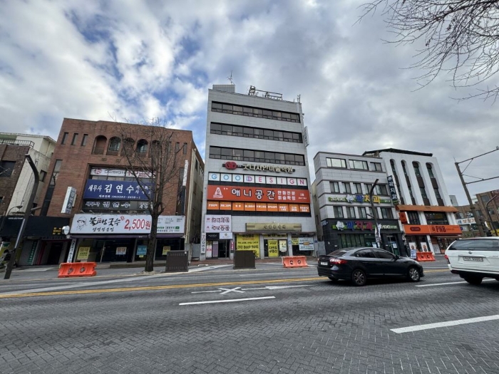 【 본건 소재 건물 전경 】