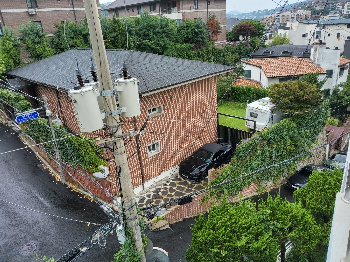 본건건물 전경(북서 고지에서 촬영)