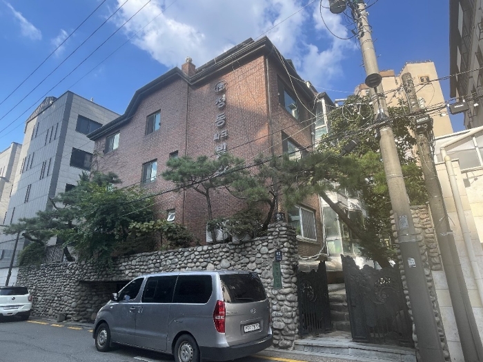 본건 소재 건물 전경