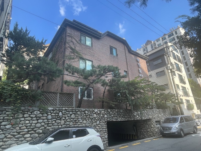 본건 소재 건물 전경