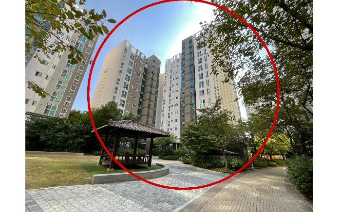 본건 소재 건물 북측에서 촬영