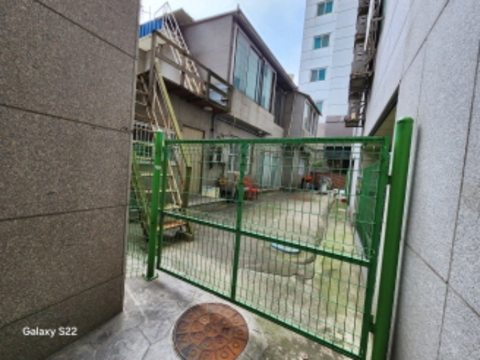 이건 부동산 전경
(호국로 1298번길 39-7 대우힐스 건물 뒷쪽)