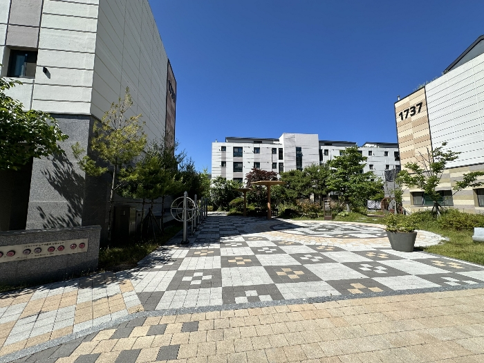 대상물건 단지 내 전경