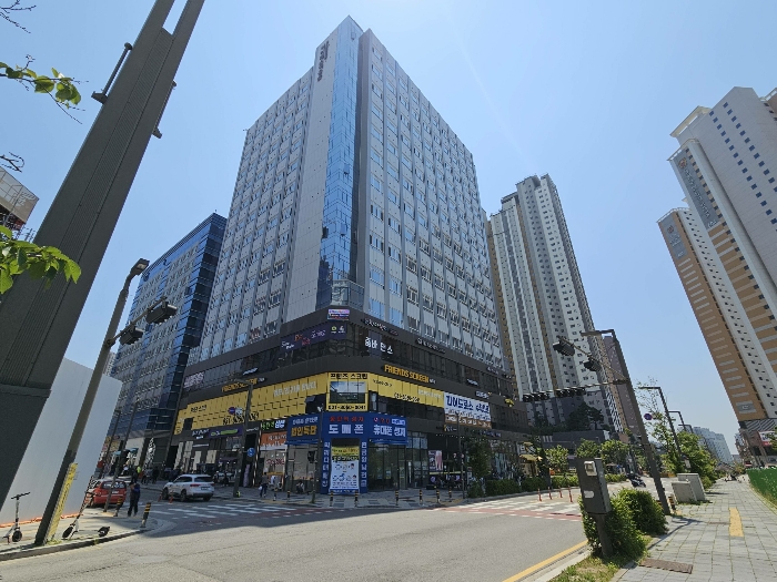 본건물 이너매스여울숲과 주변의 모습