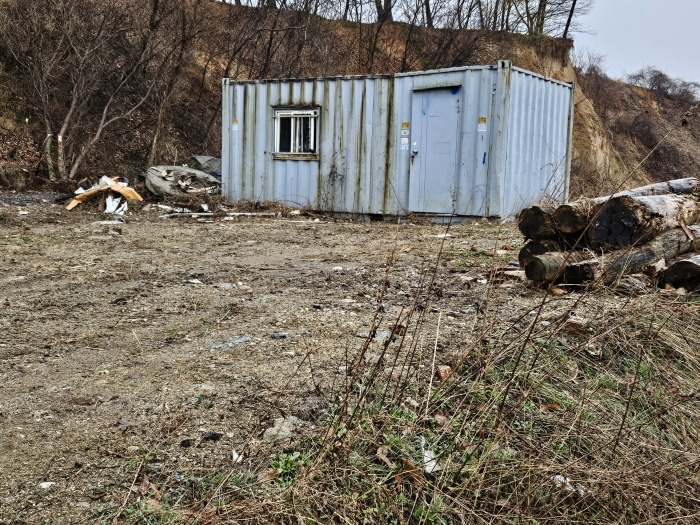 기호1 지상 적치물