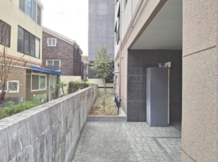 건물 뒷쪽 모습