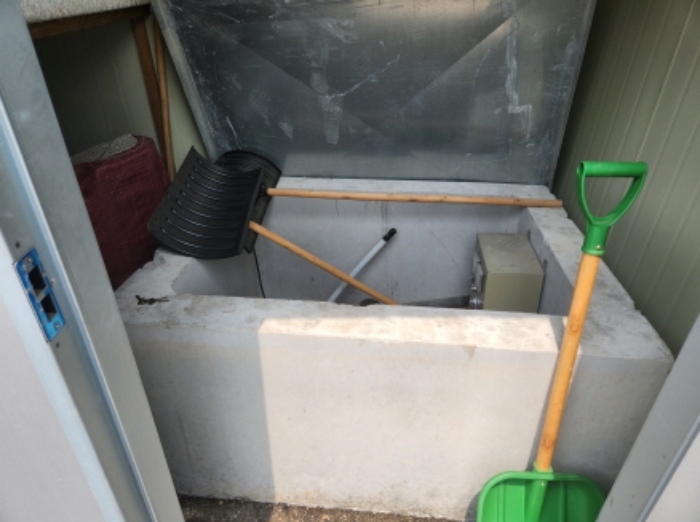 제시외 판넬조판넬지붕 창고 내부