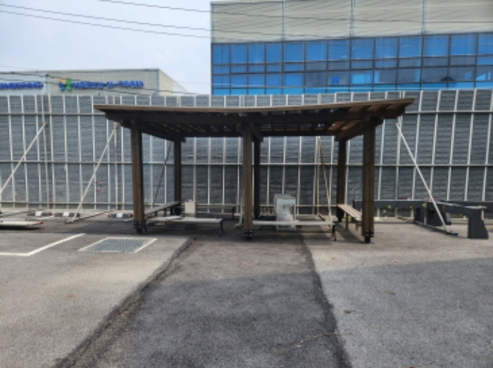 제시외 목구조 휴계시설