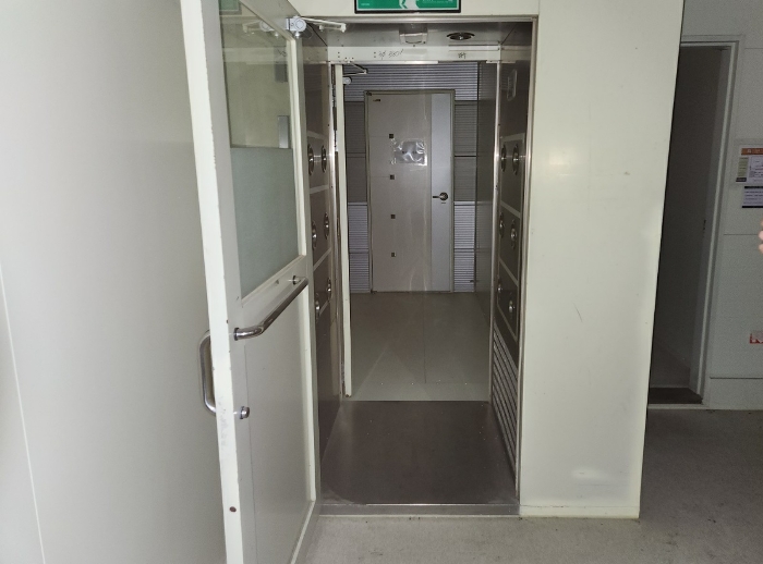 【에어샤워기-기호(3) 1층 수막실에 소재】