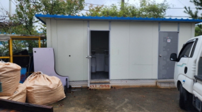 제시외 샌드위치판넬조 판넬지붕 단층화장실 1동