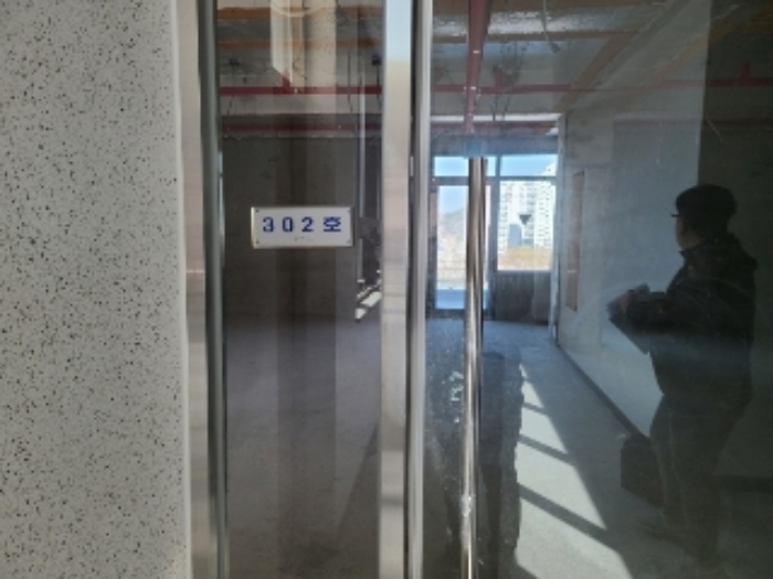 302호