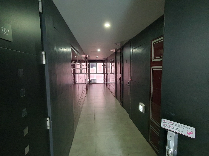 [건물 6층 복도 : 현칭 7층]