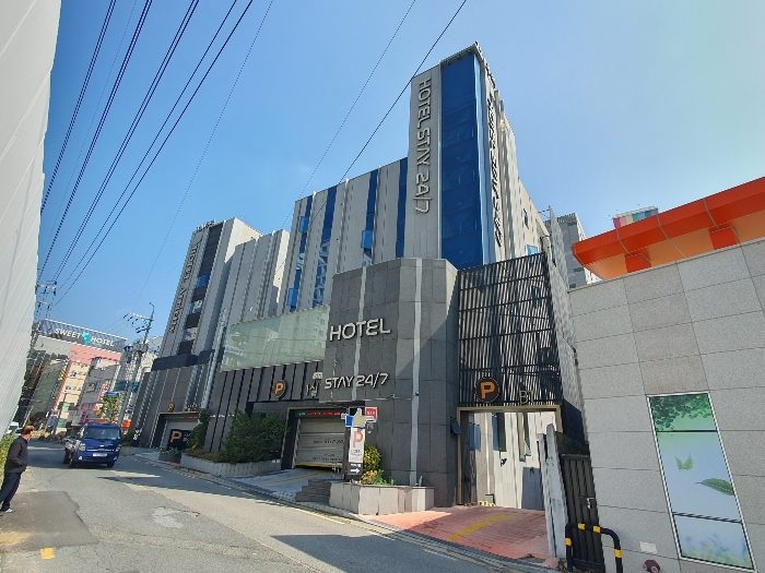 [본건전경(남서측 촬영)]