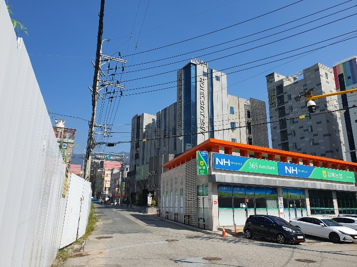 [주변전경(남서측 촬영)]