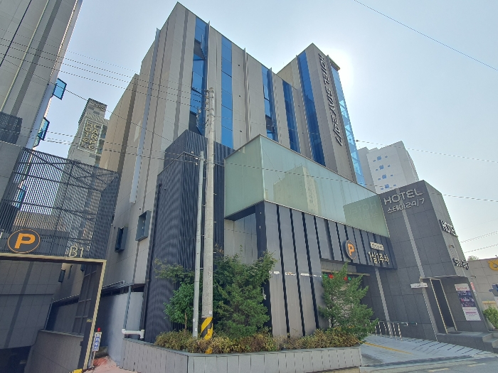 [본건전경(북서측 촬영)]