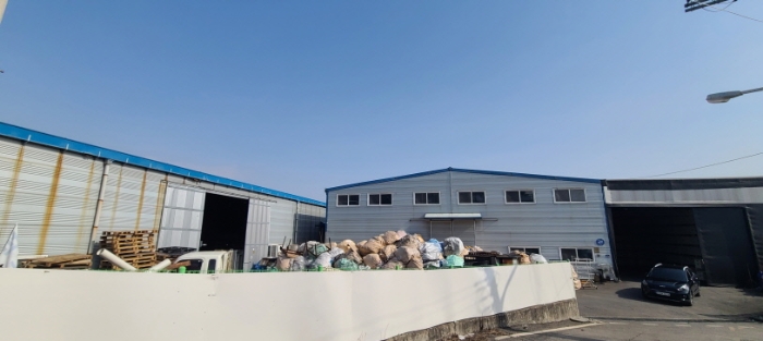 목록1 토지 및 목록1, 3. 건물 전경 2