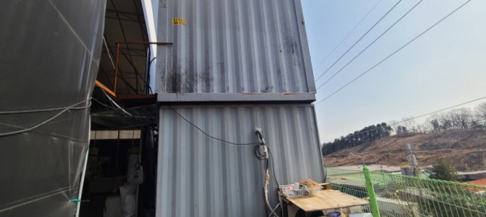 목록1 토지상의 제시외 컨테이너(2층짜리) 1