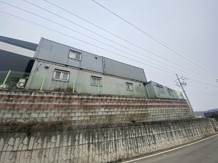 기호 1 지상 위 컨테이너